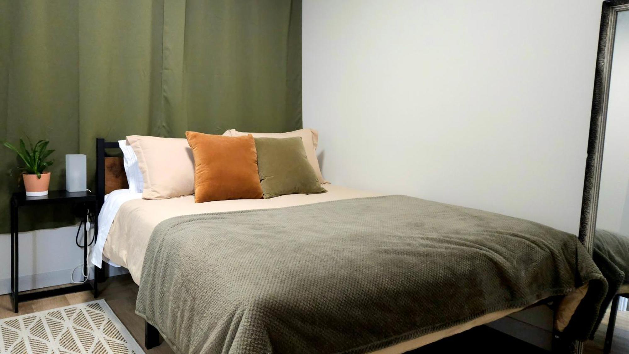Apartment Yeg Olive Grove - Ideal For Couples Or Solo Travelers Edmonton